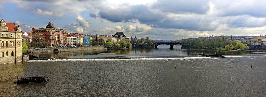 PRAGA PUENTE NOVIEMBRE: VUELOS DIRECTOS + 5 NOCHES HOTEL 4* POR 126 EUROS