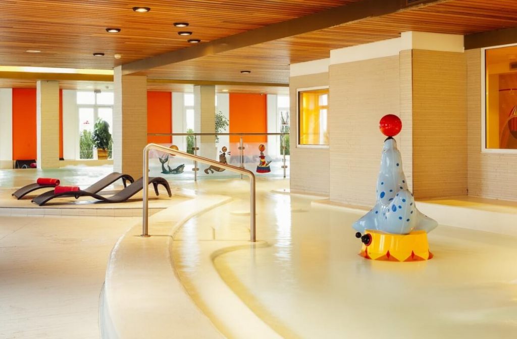 hotel magic circus Disney