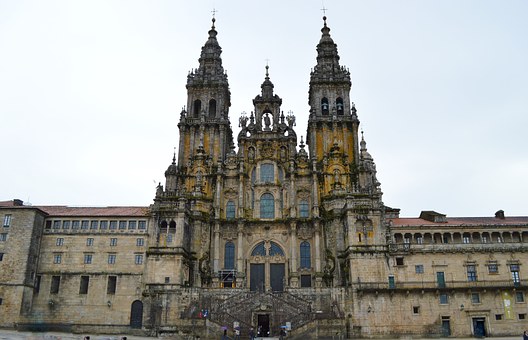 Fin de Semana Santiago: Hotel 5* por 28 Euros