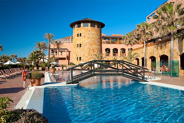 CORRED!! Hotel 5* Estepona por 8 Euros con desayuno