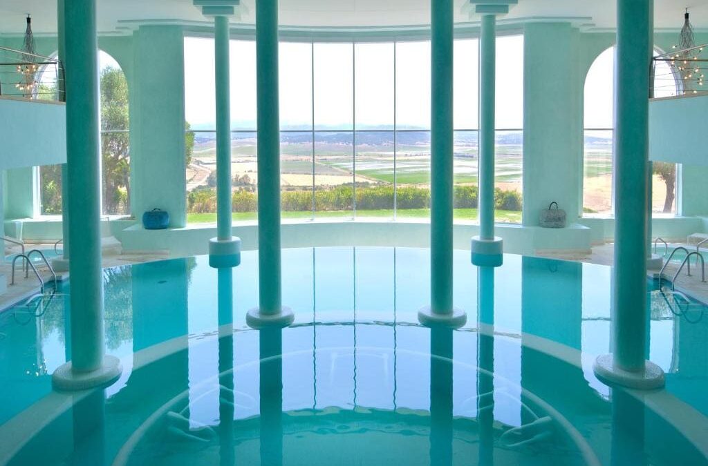 LUJO en CÁDIZ JUNIO Y JULIO: Hotel Spa 5* con desayuno SÓLO 51 Euros p/p