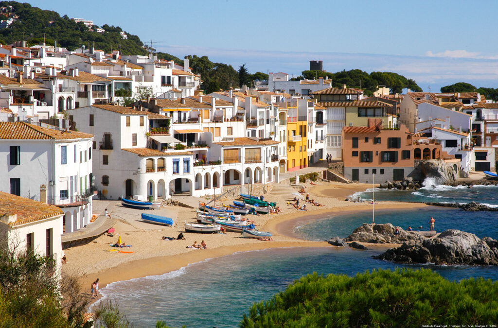 COSTA BRAVA PUENTE OCTUBRE: Hotel 4* frente al mar SÓLO 16 Euros p/p
