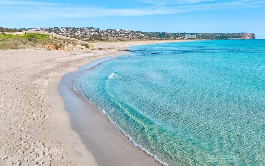 MENORCA Puente de Mayo: Apartahotel primera línea playa para cuatro SÓLO 10 Euros p/p
