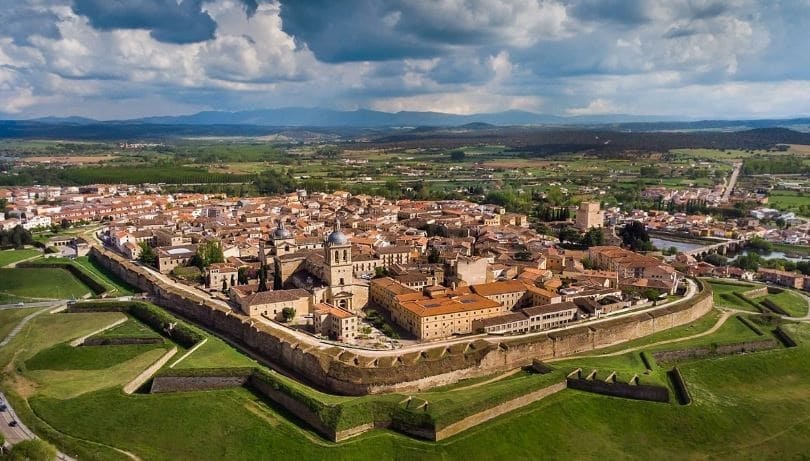 CIUDAD RODRIGO (SALAMANCA a un paso de PORTUGAL): Hotel con encanto fin de semana por SÓLO 5 Euros p/p