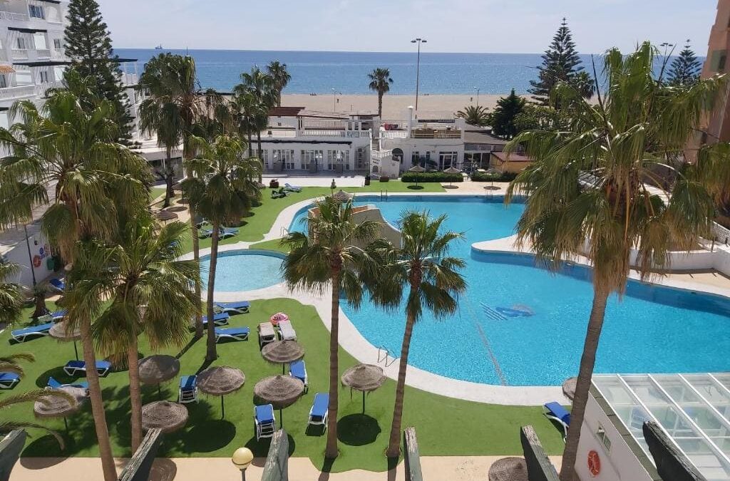 AGOSTO Roquetas de mar (COSTA ALMERÍA): Hotel Spa 4* frente playa MEDIA PENSIÓN para cuatro por sólo 28 Euros p/p