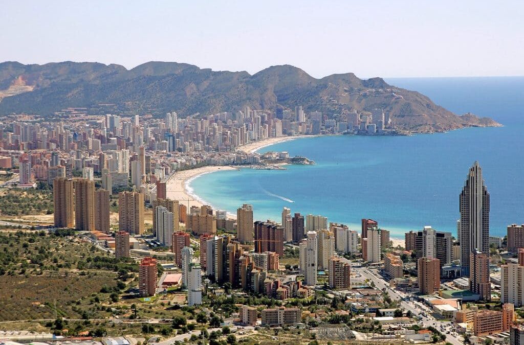 BENIDORM ÚLTIMA HORA: Apartahotel con piscina para dos por SÓLO 7 Euros