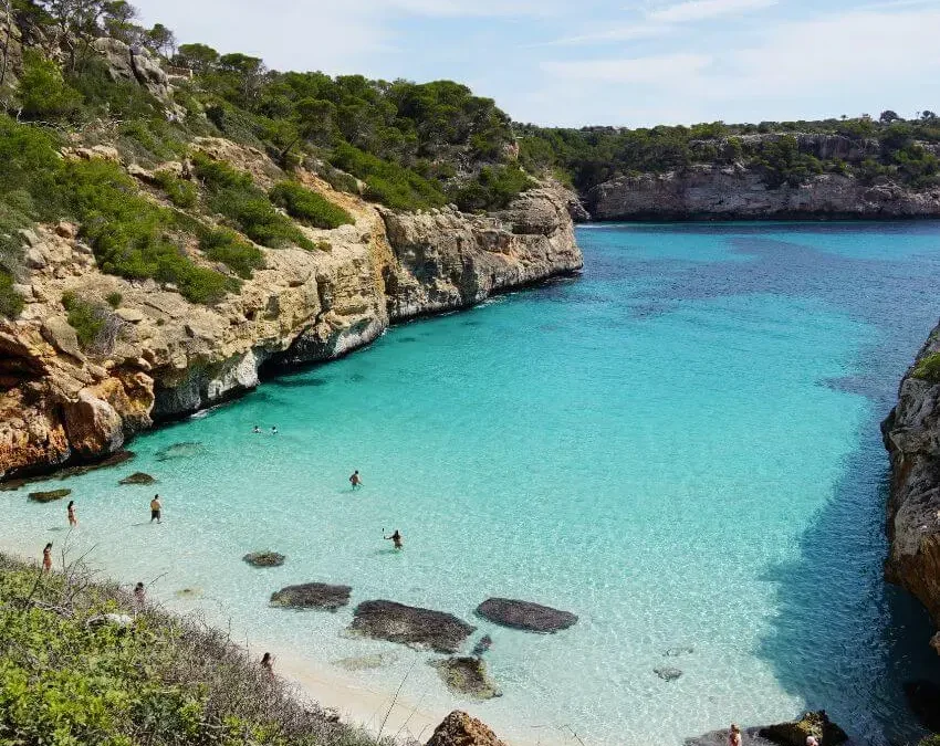 MALLORCA PUENTE: Hotel con desayunos y cenas incluidas por SÓLO 29 Euros p/p
