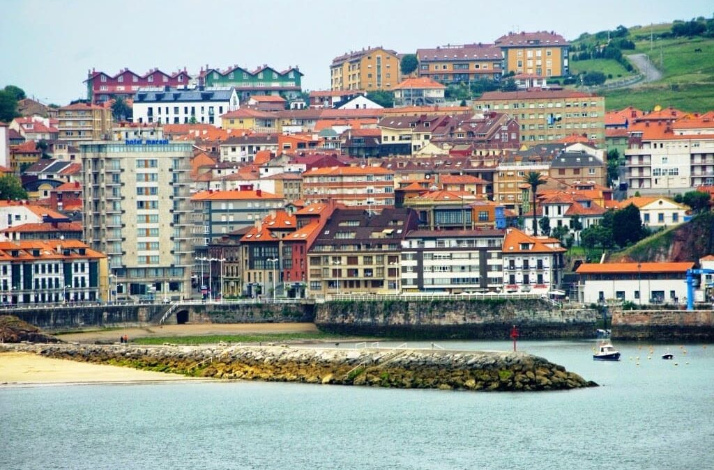 ASTURIAS Diciembre: Hotel 4* frente al mar para dos personas por SÓLO 5 Euros