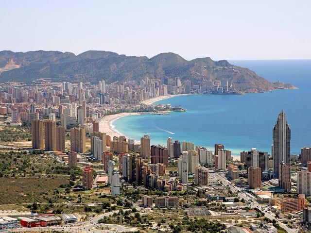 BENIDORM FIN DE SEMANA: Apartamento 2 dormitorios vistas al mar por SÓLO 5 Euros p/p